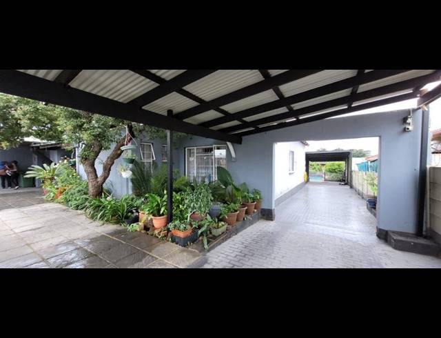 4 BEDROOM HOUSE FOR SALE IN FLORENTIA